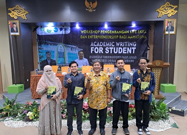 FUA IAIN Syekh Nurjati Cirebon Memberikan Penghargaan Academic Writing