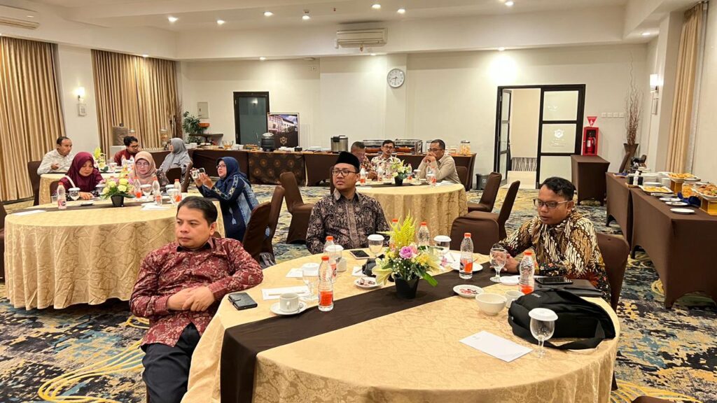 penutupan rapat kerja.